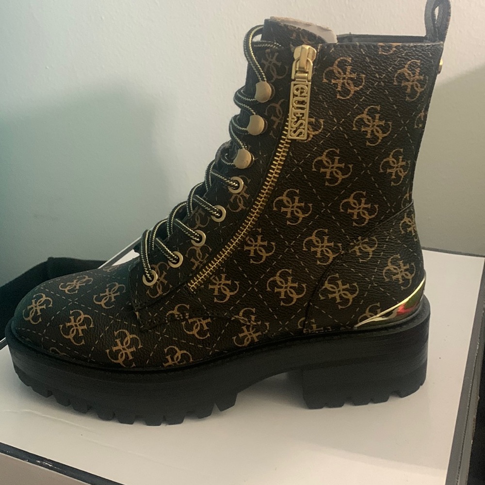 New Brown Guess  boots 7.5